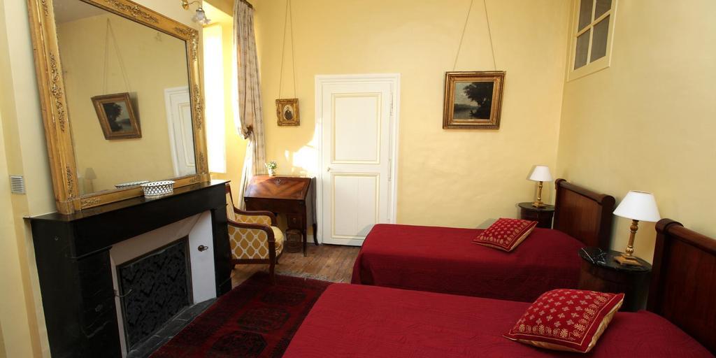 Château De Cheronne Bed & Breakfast Tuffe Phòng bức ảnh