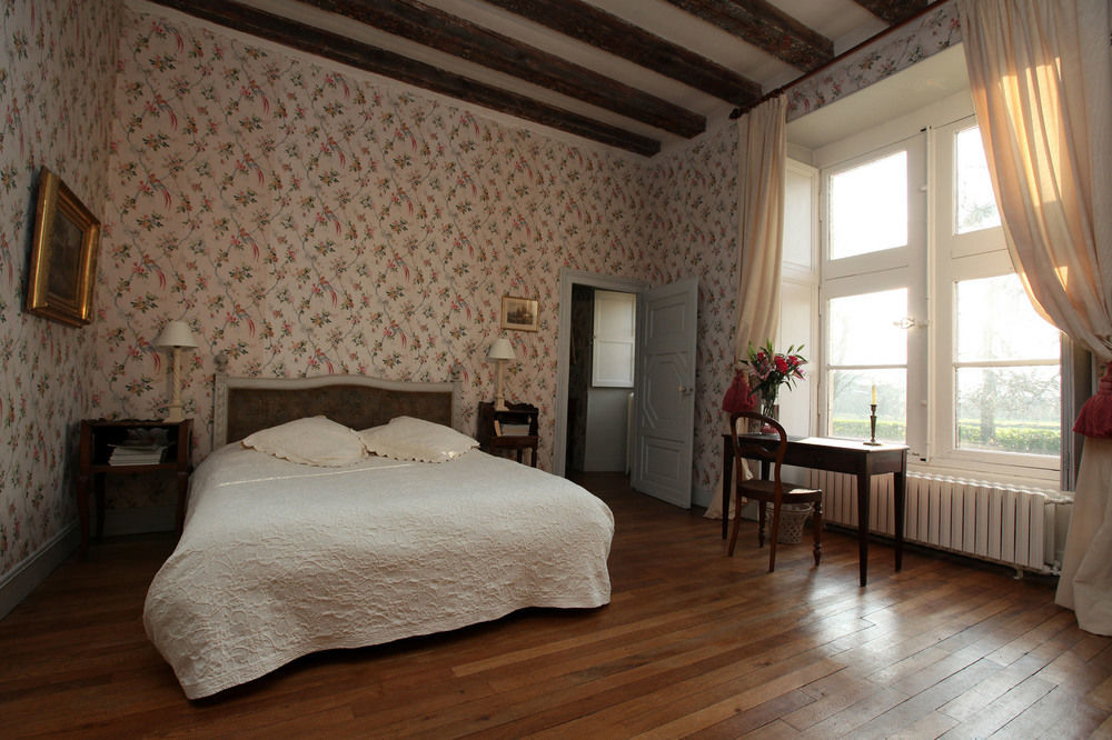 Château De Cheronne Bed & Breakfast Tuffe Ngoại thất bức ảnh